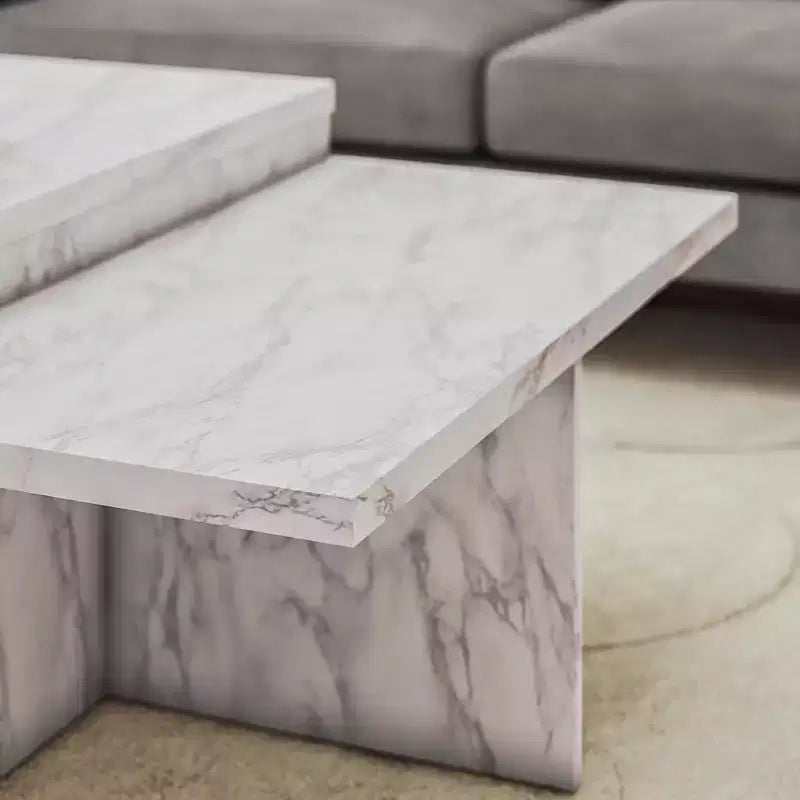 Table basse Brielle à deux niveaux en faux marbre blanc, table pratique de luxe en bois composite pour salon moderne