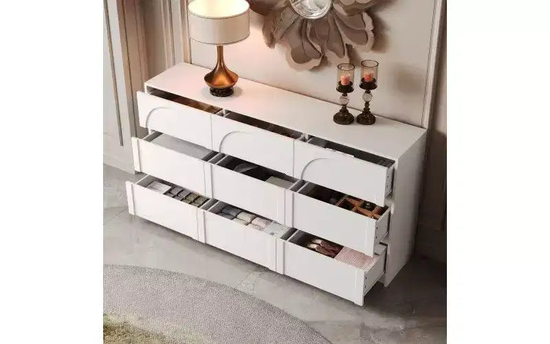 Commode-buffet de rangement blanche à 9 tiroirs, poignées dissimulées et motif en arc